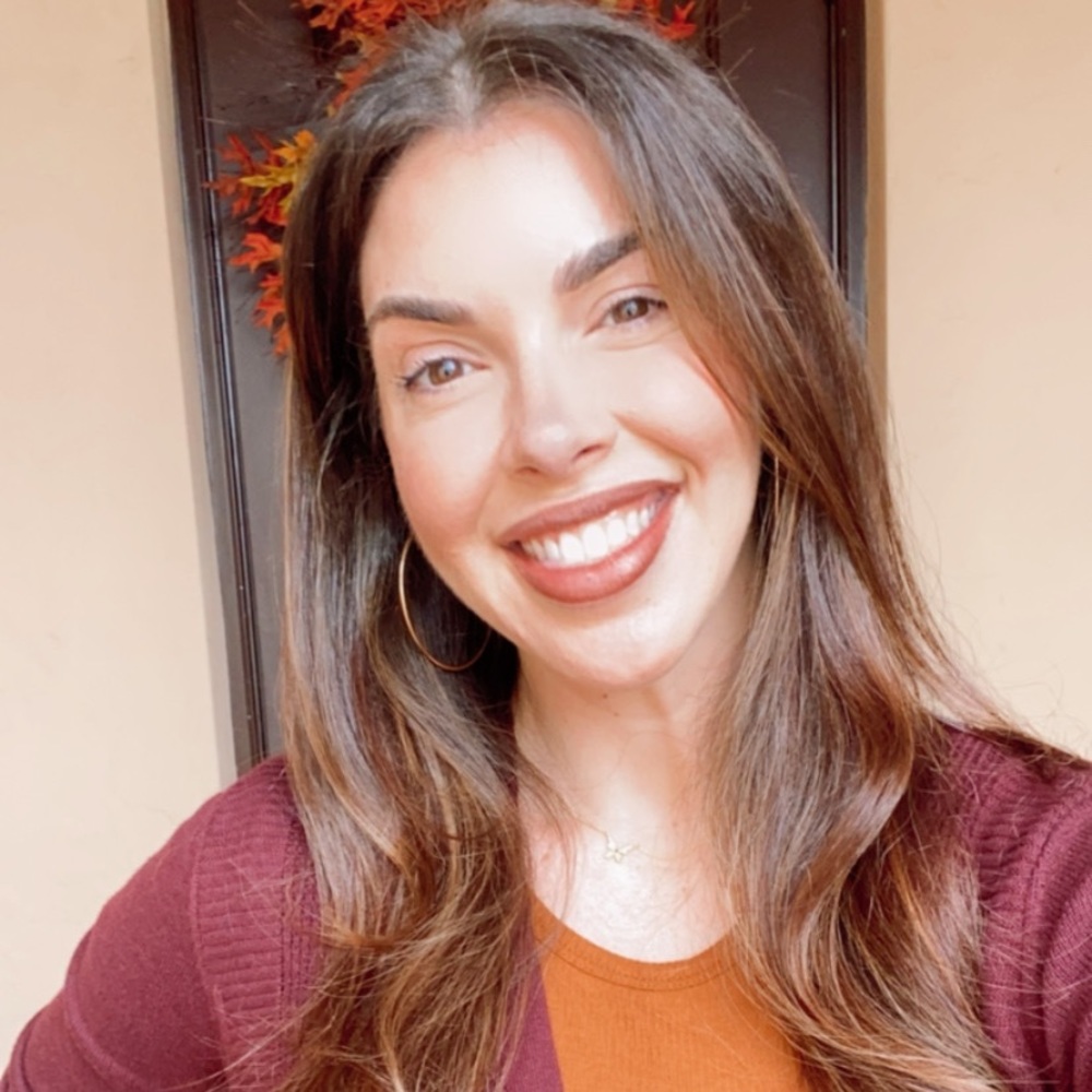 Meet your Posher, Claudia